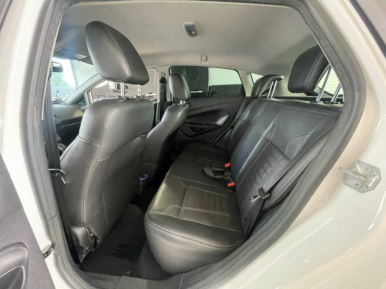 Imagem do veículo  FORD NEW FIESTA HATCH TITANIUM 1.6